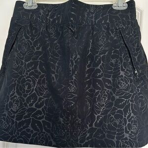 Orvis Charcoal Floral Skort